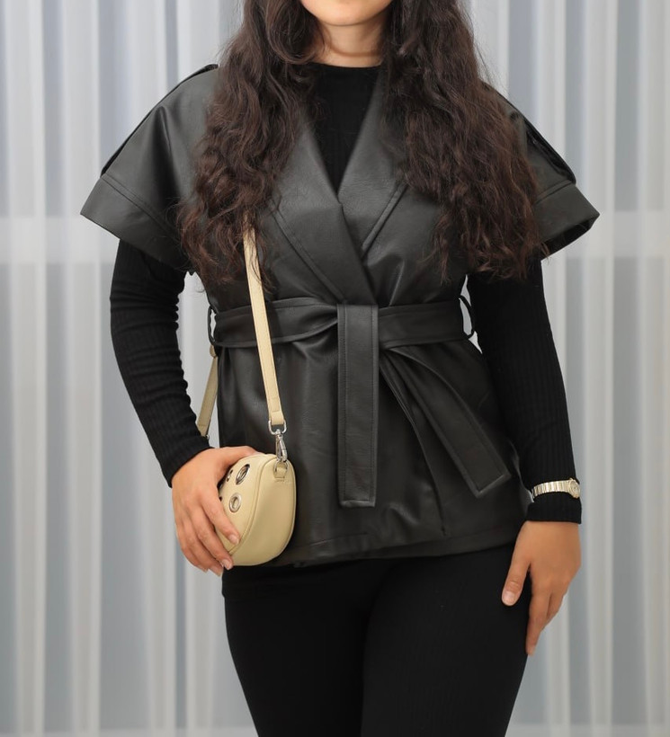 وست چرم مشکی